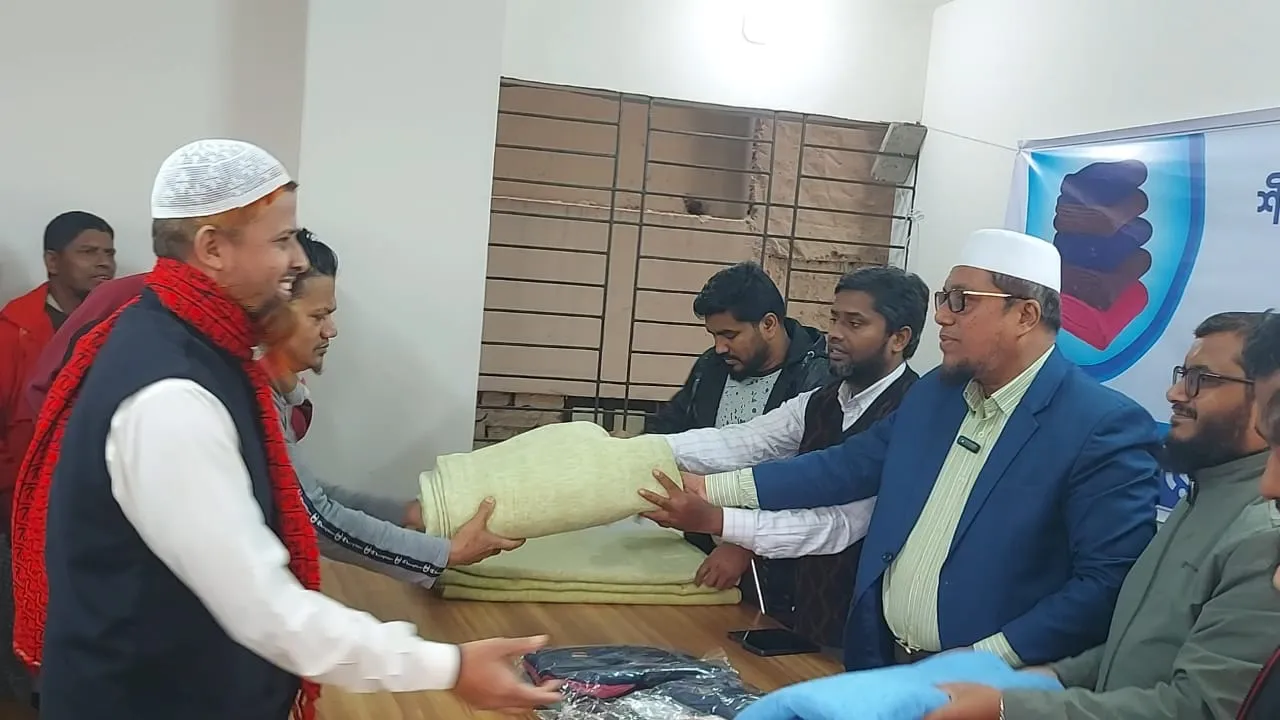 ভয়েস অব ইনসাফ ফাউন্ডেশনের উদ্যোগে শীতবস্ত্র বিতরণ